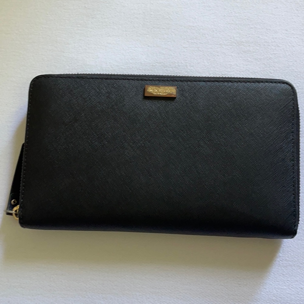 Kate spade zip around travel wallet